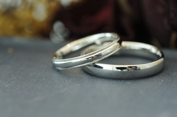 鏡面仕上げとミルとプラチナのオーダーメイド結婚指輪