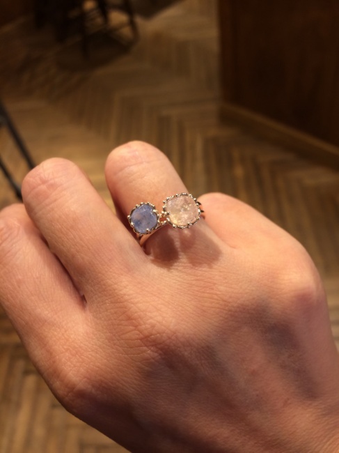 サファイアリングと新人君