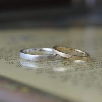 〔結婚指輪〕ブラシと三面ダイヤ