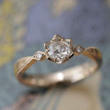 婚約指輪のページ