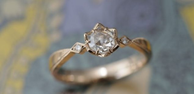 婚約指輪のページ