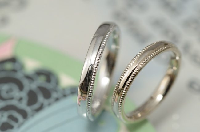 粒の大きいミルグレインのオーダーメイド結婚指輪