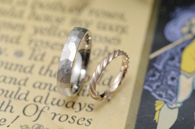 ツイストと鎚目のオリジナル結婚指輪