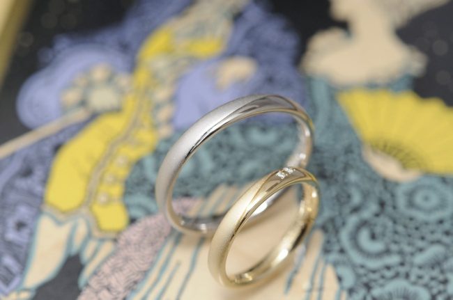 サンドブラストのシンプルなオリジナル結婚指輪