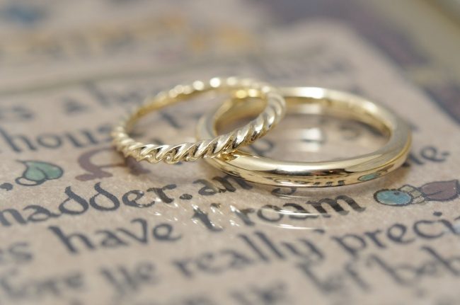 ゴールドのツイストオーダーメイド結婚指輪