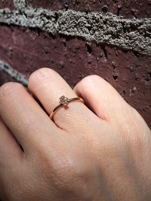 ローズカットダイヤモンドの婚約指輪