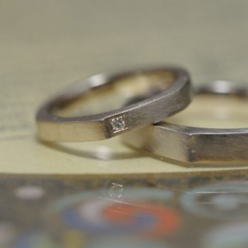 〔結婚指輪〕ふんわりと六角形