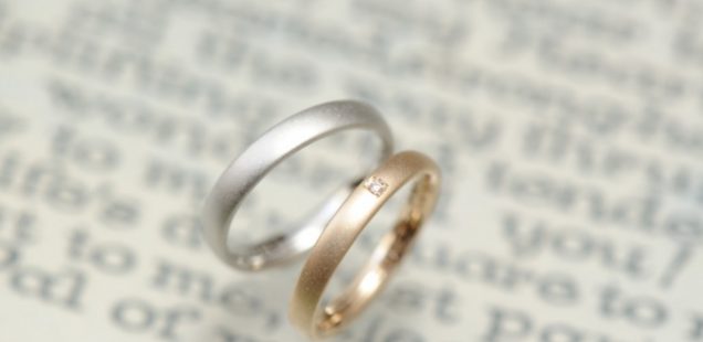 結婚指輪　サンドブラスト　プラチナとローズ
