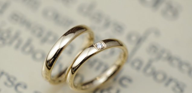 つるんと鏡面仕上げの結婚指輪