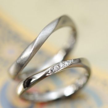 ツイストの結婚指輪