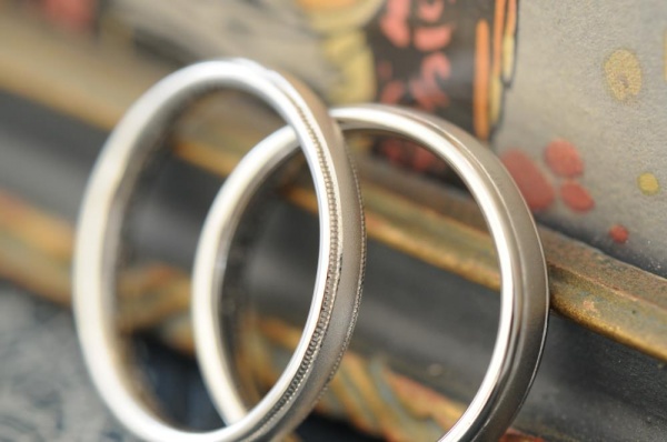 サンドブラスト加工とミルのオーダーメイド結婚指輪