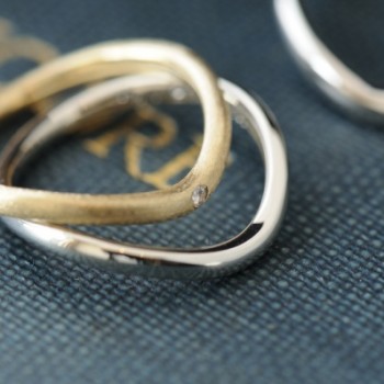 V字の２連タイプオーダーメイド結婚指輪