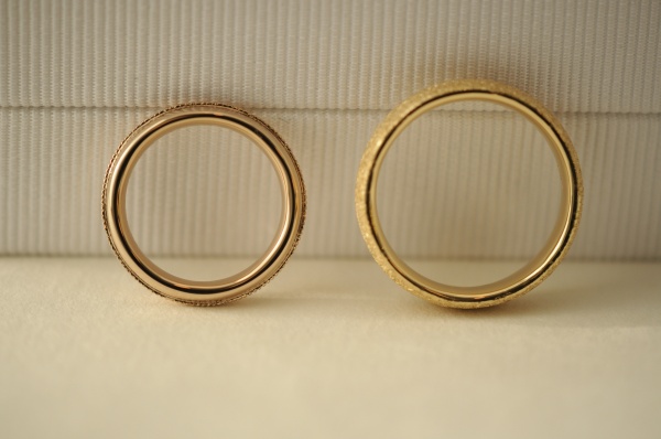 ピンクゴールドとミルグレインのオーダーメイド結婚指輪