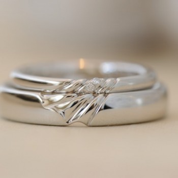 カーヴィングデザインのオーダーメイド結婚指輪