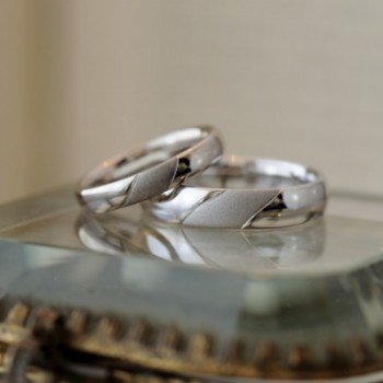 シンプルなプラチナのオーダーメイド結婚指輪
