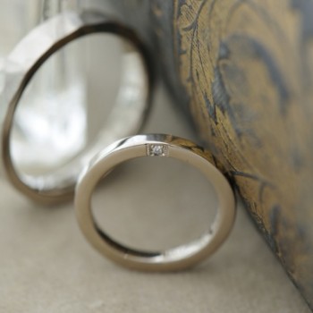 平打ち鎚目タイプのオーダーメイド結婚指輪