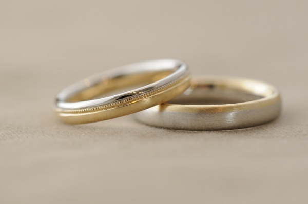 プラチナとゴールドのコンビとミルグレインのオーダーメイド結婚指輪 ...