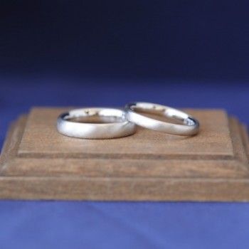 シンプルなオーダーメイド結婚指輪