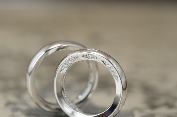 ボリュームタイプのプラチナ　オーダーメイド結婚指輪