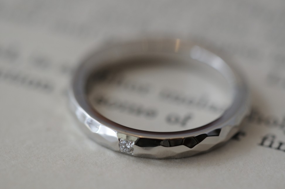 甲丸と鎚目ペアのオーダーメイド結婚指輪