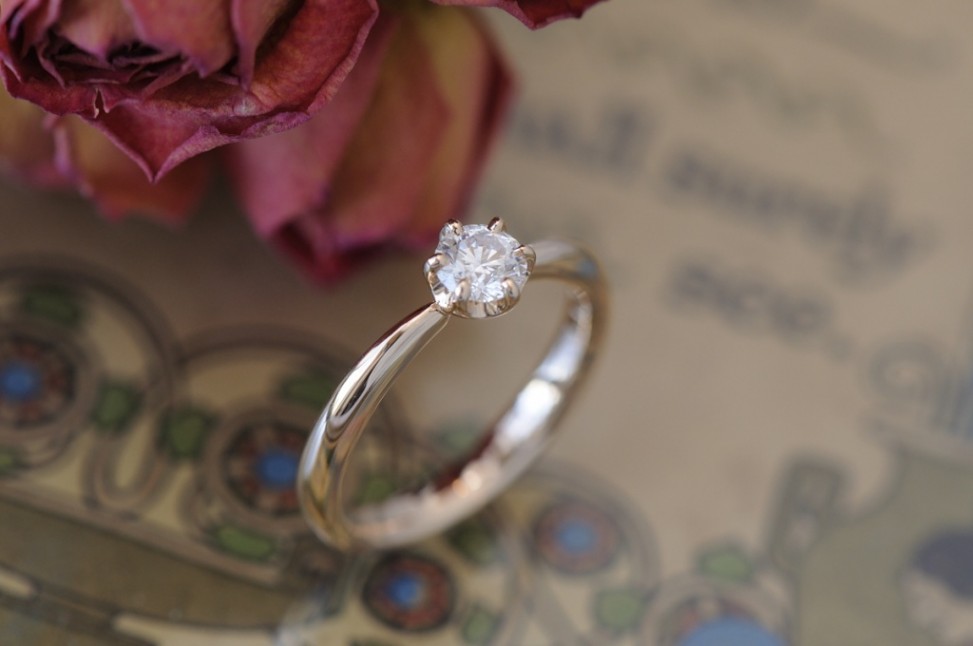 ソリテールピンクゴールドの婚約指輪