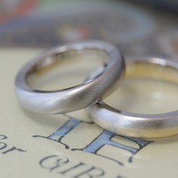 ボリュームコンビの結婚指輪