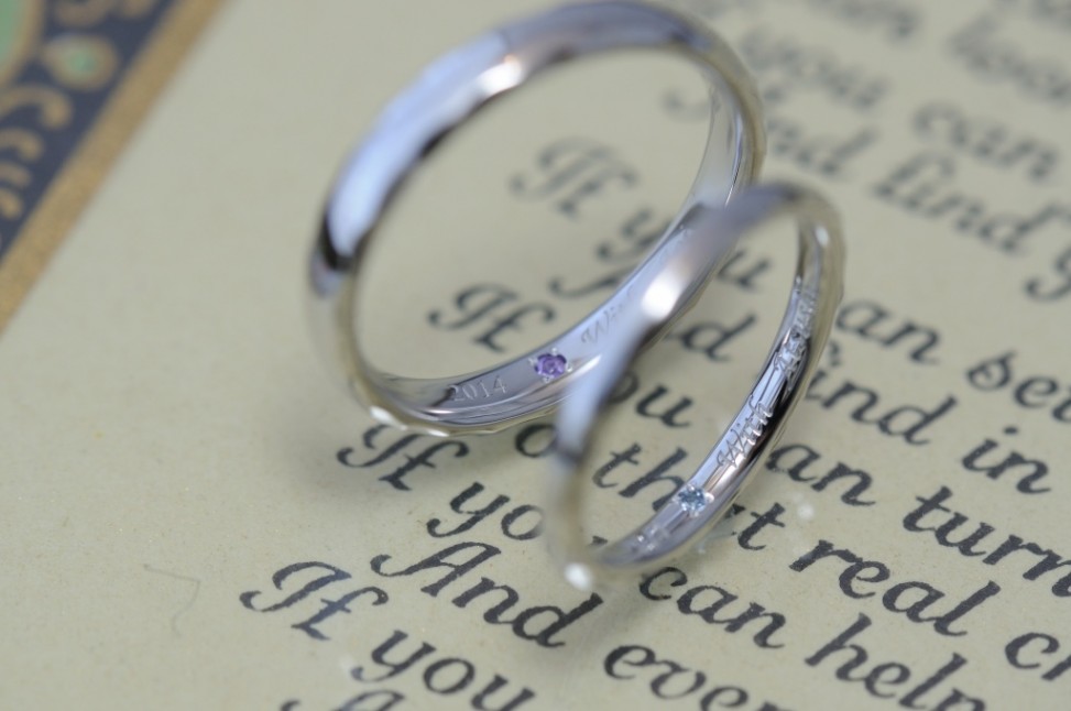細身角鎚目の結婚指輪