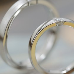 プラチナミルグレインとダイヤの結婚指輪