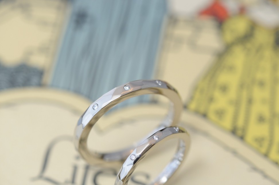 鏡面鎚目の結婚指輪