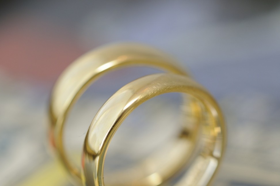 純金ピュアゴールドの結婚指輪