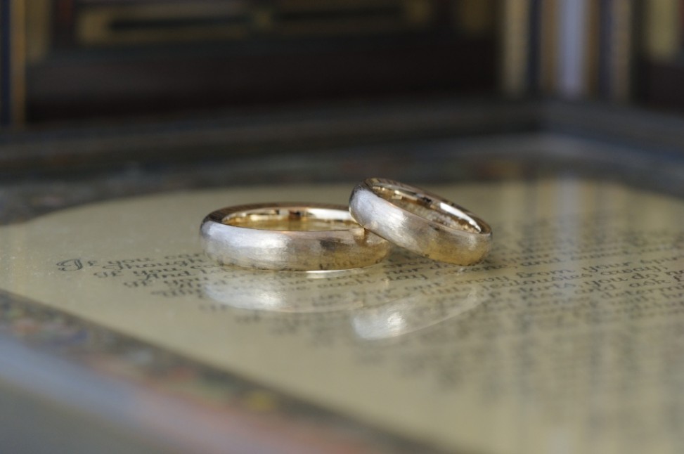 ボリュームテクスチャコンビの結婚指輪