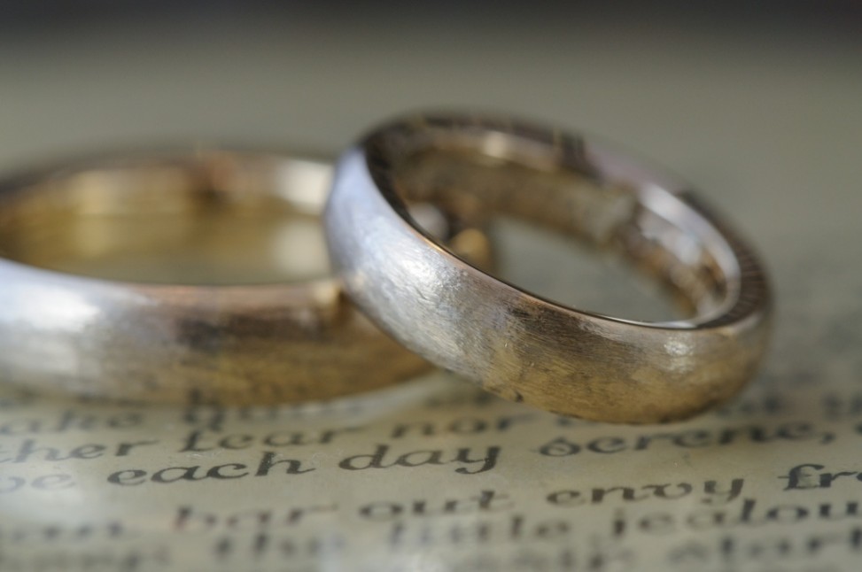 ボリュームテクスチャコンビの結婚指輪