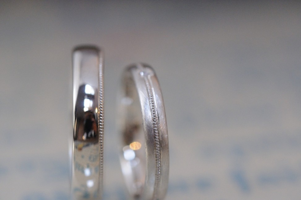 ミルグレインとシャンパンゴールドの結婚指輪