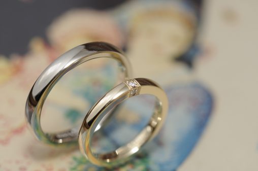 3石ダイヤのクラシカルなオーダーメイド結婚指輪