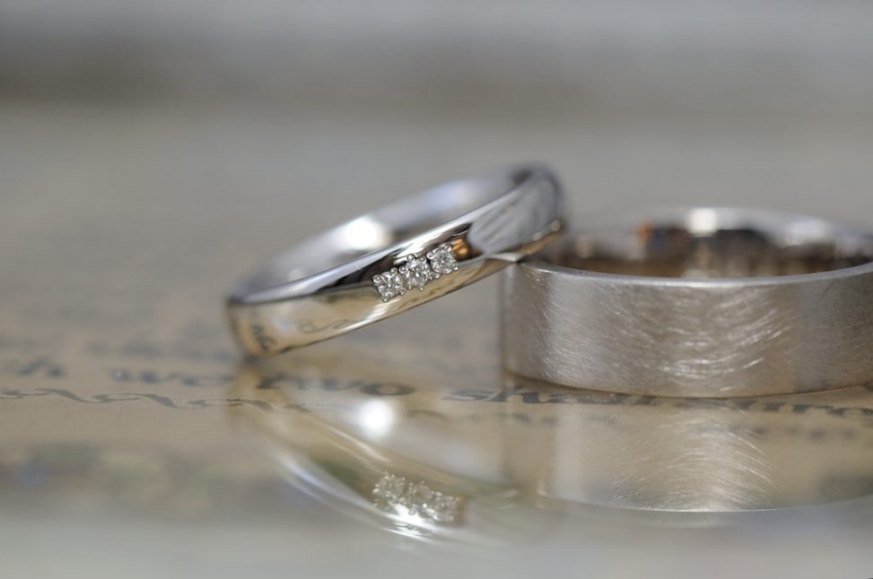 幅広平打ちのオーダーメイド結婚指輪