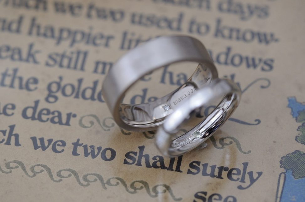 幅広平打ちのオーダーメイド結婚指輪