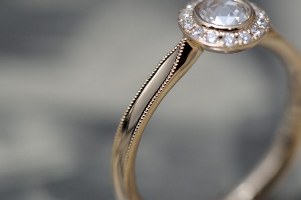 ローズゴールドのローズカット婚約指輪