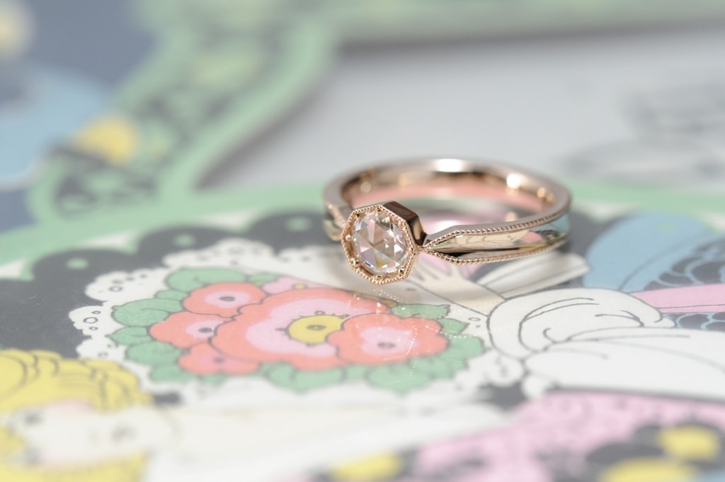 ピンクゴールド八角形のローズカット婚約指輪