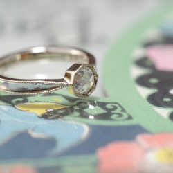 シャンパンゴールドゴールド八角形のローズカット婚約指輪