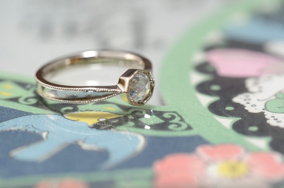 シャンパンゴールドゴールド八角形のローズカット婚約指輪