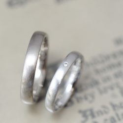 使用感のあるマットと甲丸のオーダーメイド結婚指輪