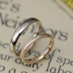 ローズとサンドブラストのシンプルなオーダーメイド結婚指輪