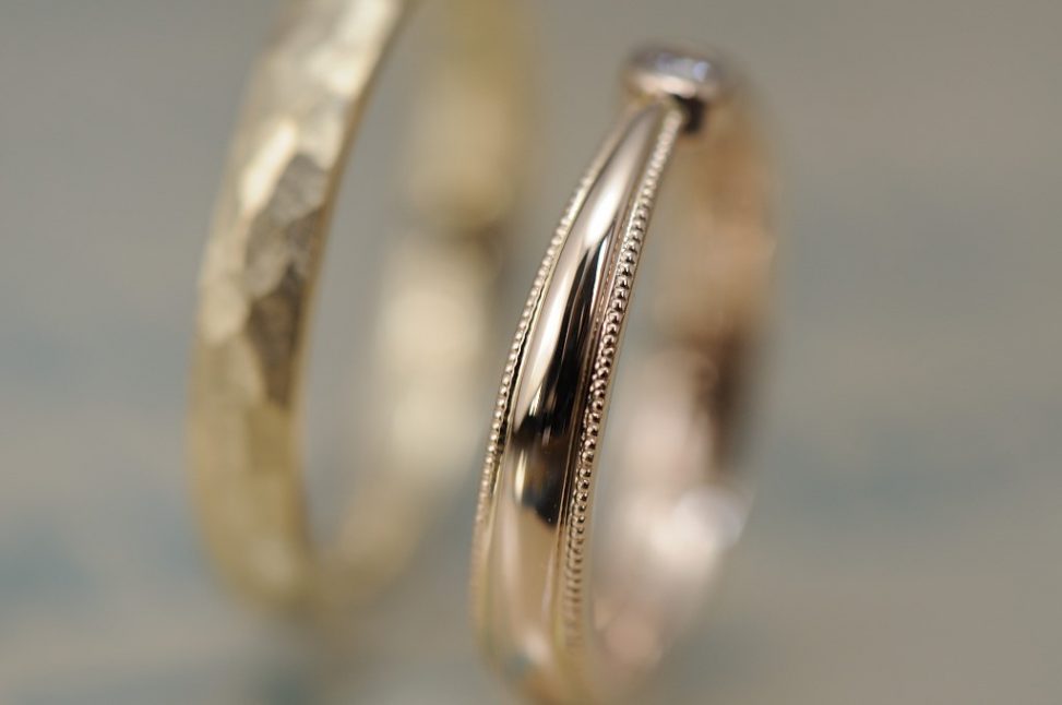 絞りとダイヤモンドとミルグレインのオーダーメイド結婚指輪