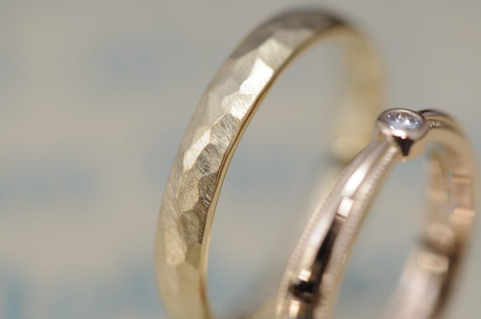 絞りとダイヤモンドとミルグレインのオーダーメイド結婚指輪