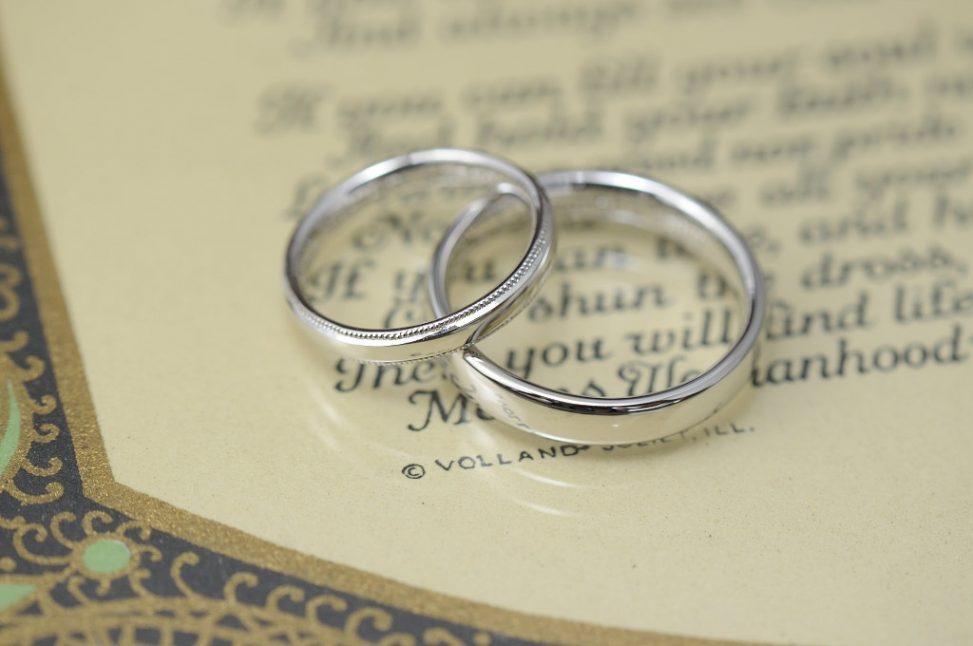 シンプルアンドスタンダードのオーダーメイド結婚指輪