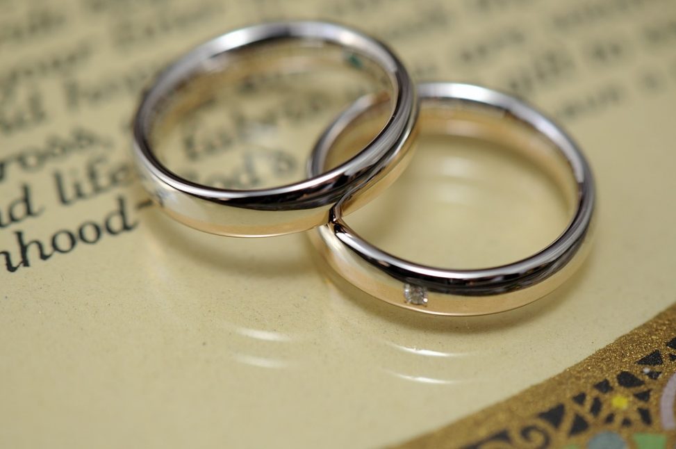 プラチナローズコンビの結婚指輪