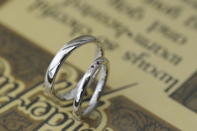 プラチナにルビーとダイヤモンド