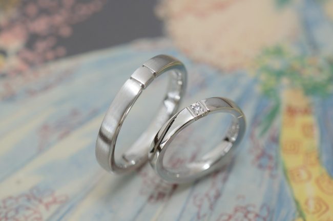 〔結婚指輪〕プラチナと三面ダイヤ