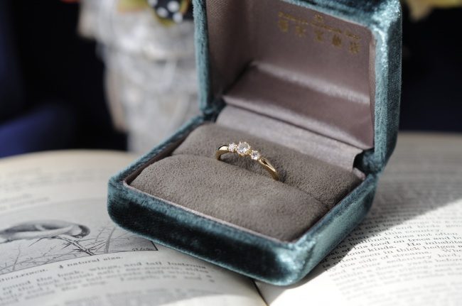 3stone　engagement　ring