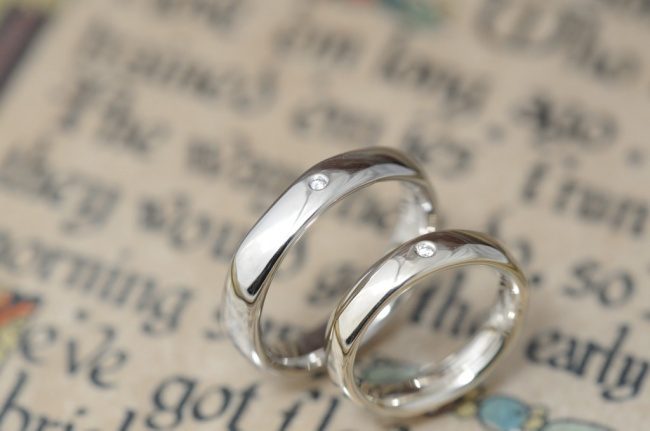 〔結婚指輪〕水面のような